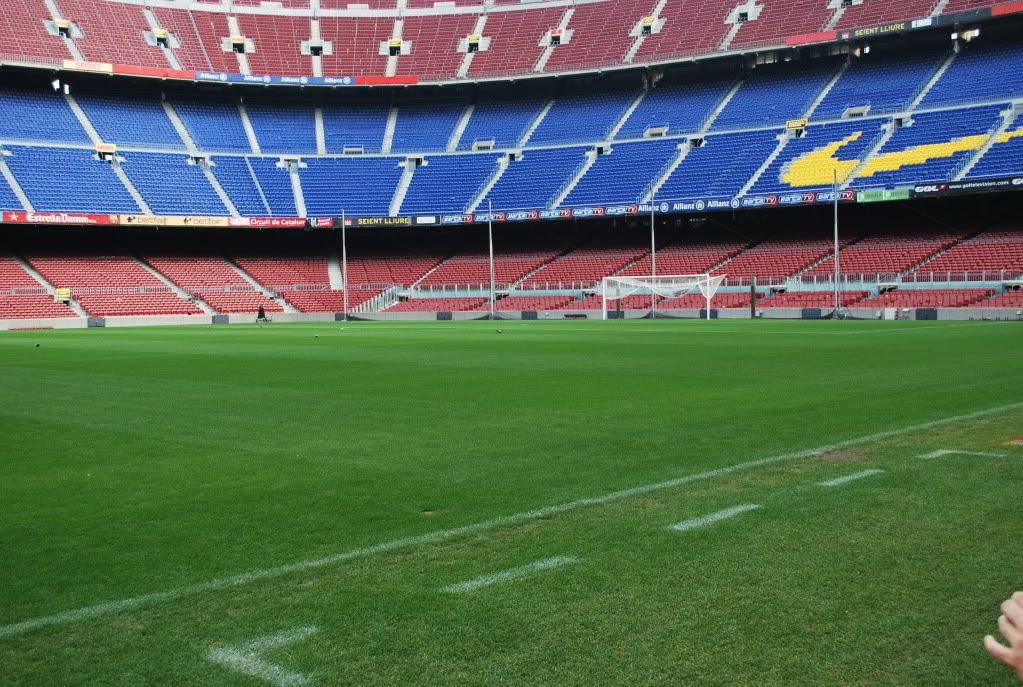 رحـــلتــي الــى بــرشلونــه +حــضــور الكــلاسيــكــو spain-barcalona300.jpg