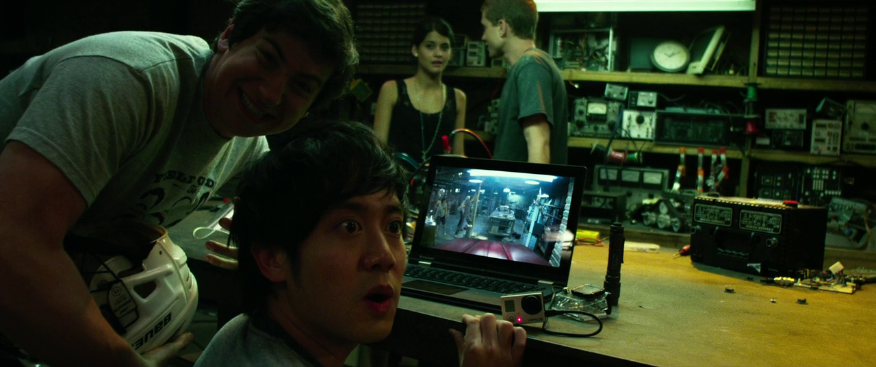 vlcsnap-2015-05-13-23h03m23s17.png