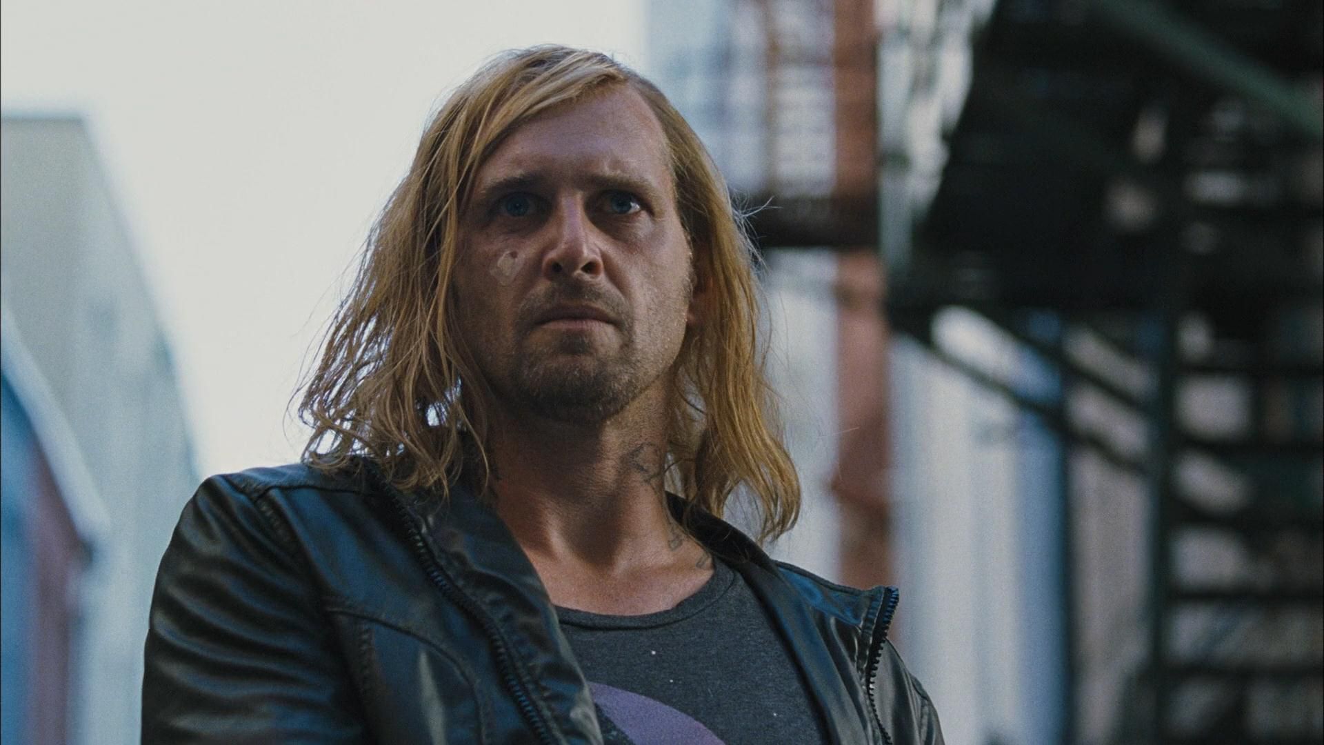 stolen20121080pbluraydtsx264mkv_snapshot_005516_20121008_222330.jpg