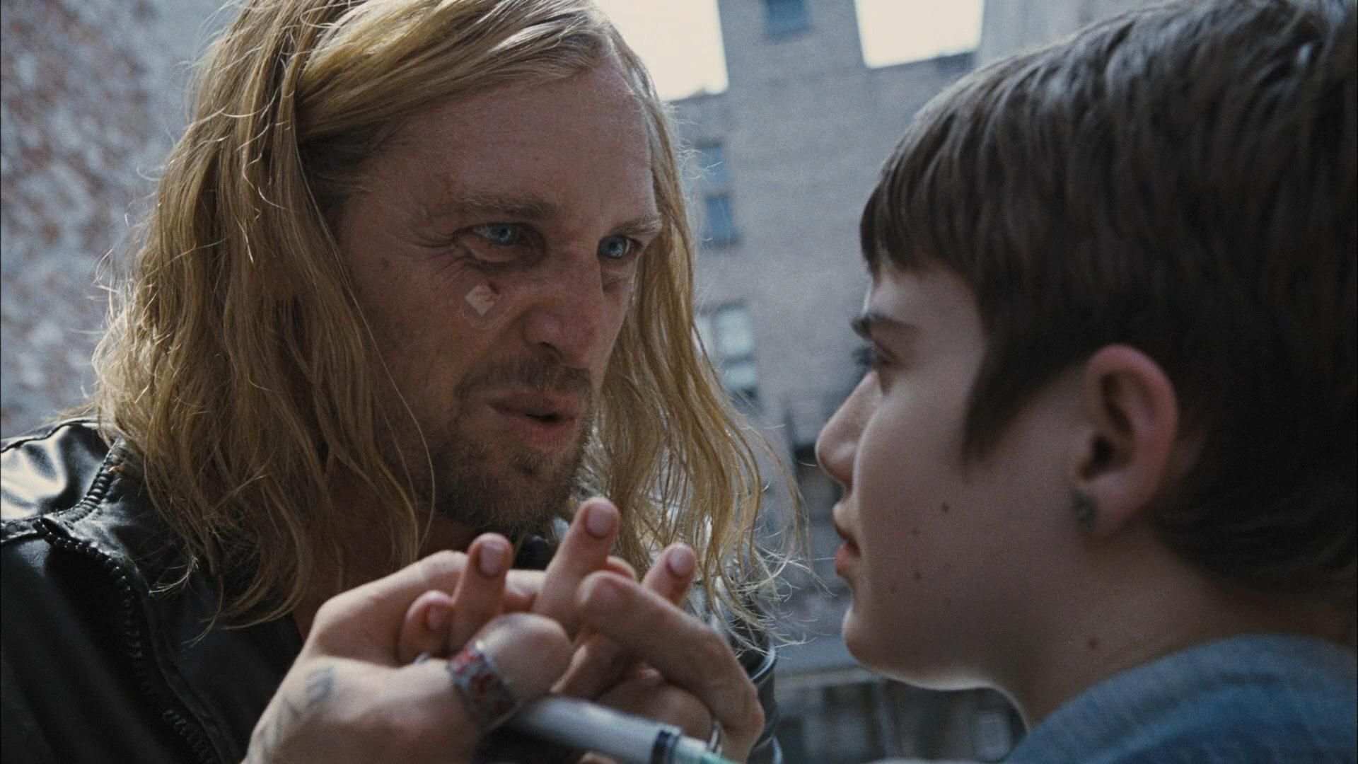 stolen20121080pbluraydtsx264mkv_snapshot_005625_20121008_222435.jpg