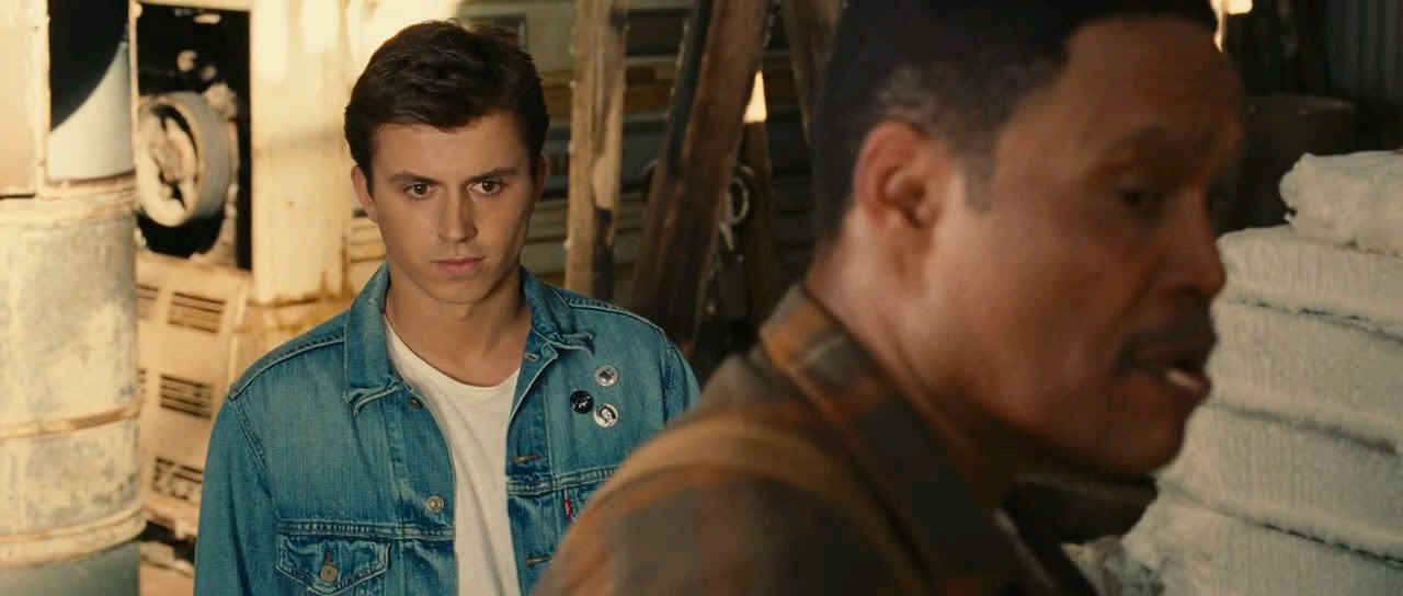 Footloose2011720pMKVLATiNOENGMKVM23mkv_snapshot_002914_20120207_220955.jpg