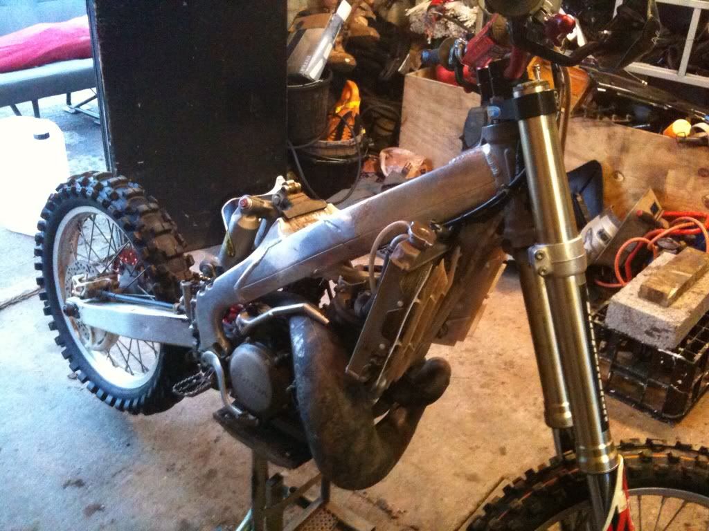 http://i968.photobucket.com/albums/ae167/gaz_kelley/CR250%20winter%20rebuild-revamp%202011/937a3799.jpg