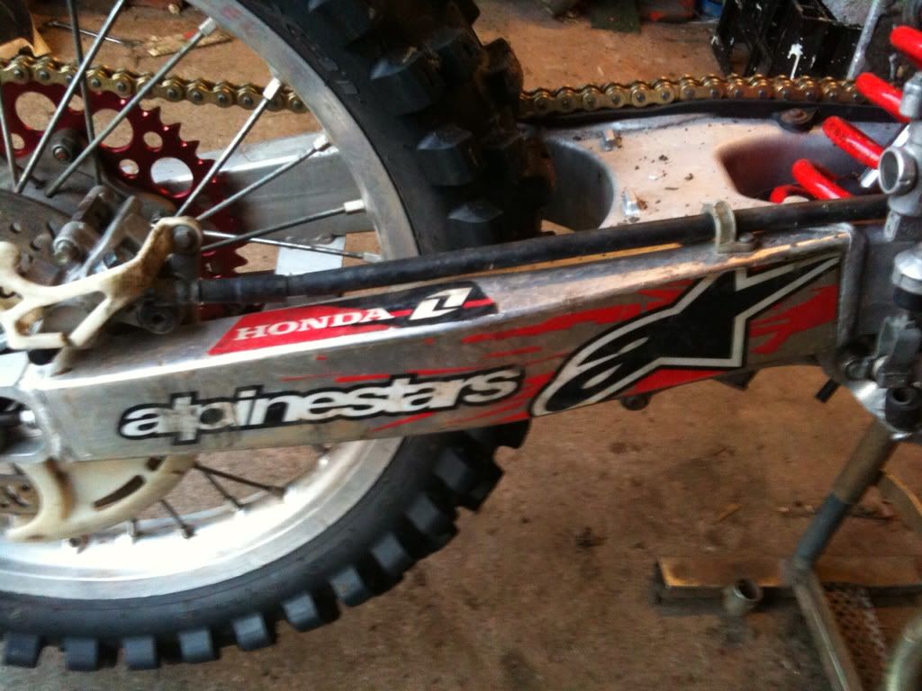 http://i968.photobucket.com/albums/ae167/gaz_kelley/CR250%20winter%20rebuild-revamp%202011/d40ff477.jpg