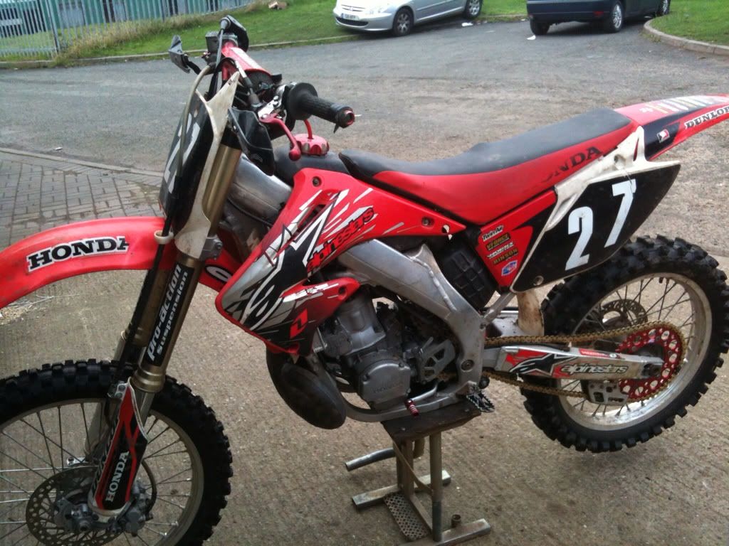 http://i968.photobucket.com/albums/ae167/gaz_kelley/CR250%20winter%20rebuild-revamp%202011/d7e5b0c8.jpg