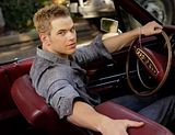 http://i968.photobucket.com/albums/ae168/Sterwolf/Kellen%20Lutz/th_kellan-lutz-warrior4.jpg