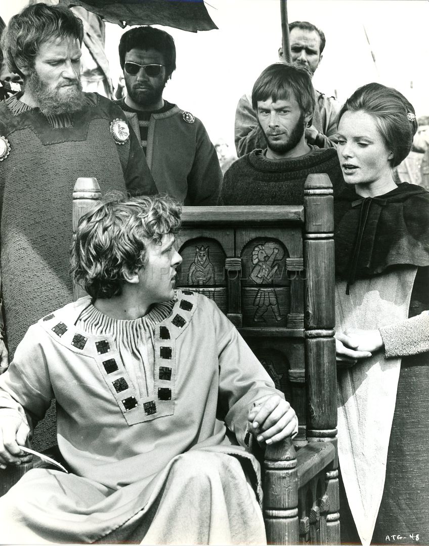  photo G851- DAVID HEMMINGS  MICHAEL YORK  PRUNELLA RANSOME  ALFRED LE VAINQUEUR DES VIKINGS  ALFRED THE GREAT  1969003_zps5o1zgzce.jpg