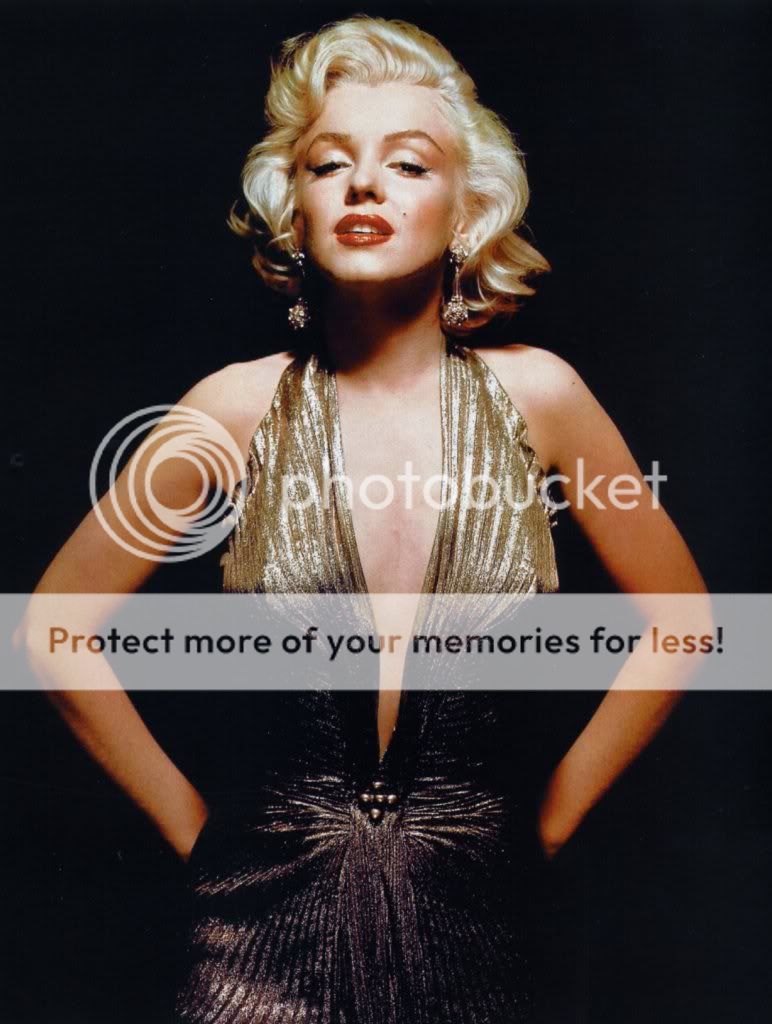 This CD contains a huge collection of over 1950 images of MARLYN